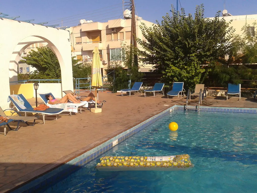 ** Hotel apartamentowy Salmary Hotel Apartments Ajia Napa Cypr